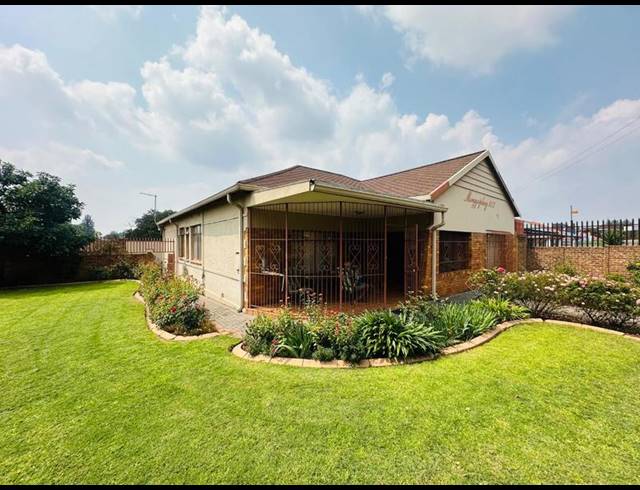 3 BEDROOM HOUSE FOR SALE IN GERMISTON STATION